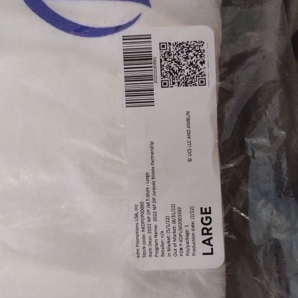 Dr. Pepper Dark Berry Gildan T-shirt Jurassic World Dominion NWT - Picture 4 of 5